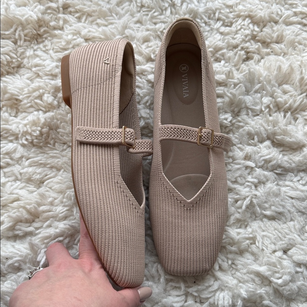 Vivaia Square‎ Toe Mary Janes